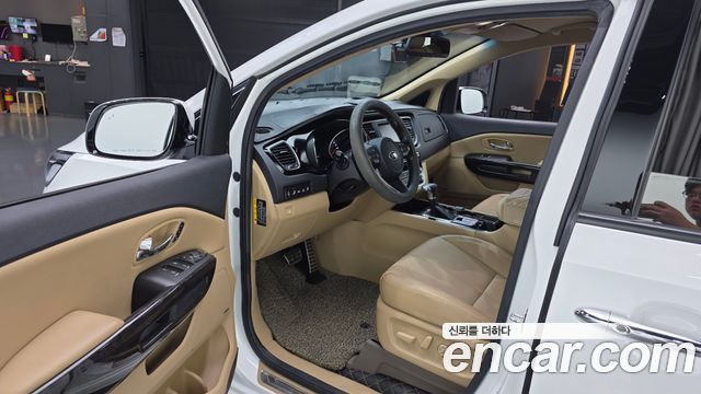 Kia Canival 2020 — photo 13