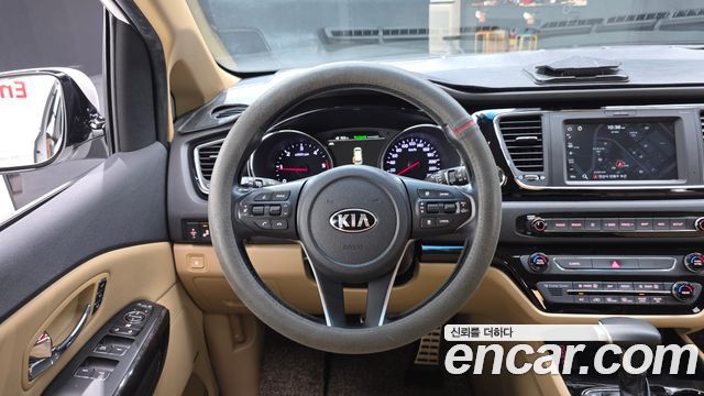 Kia Canival 2020 — photo 21