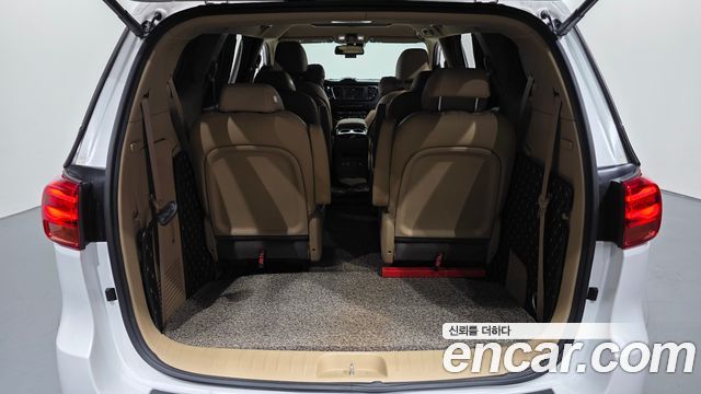 Kia Canival 2020 — photo 25