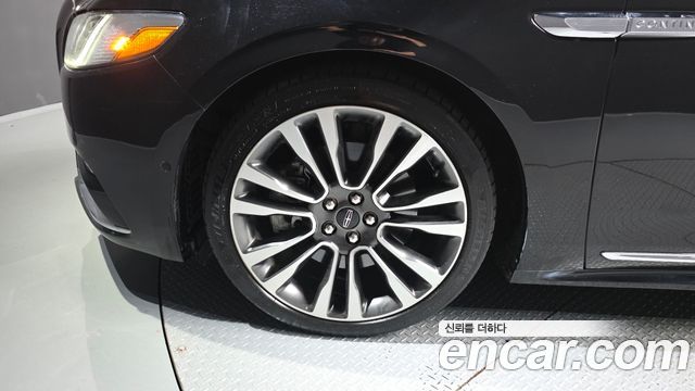 Lincoln Continental 2019 — photo 5
