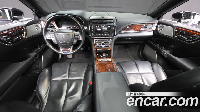 Lincoln Continental 2019 — photo 7