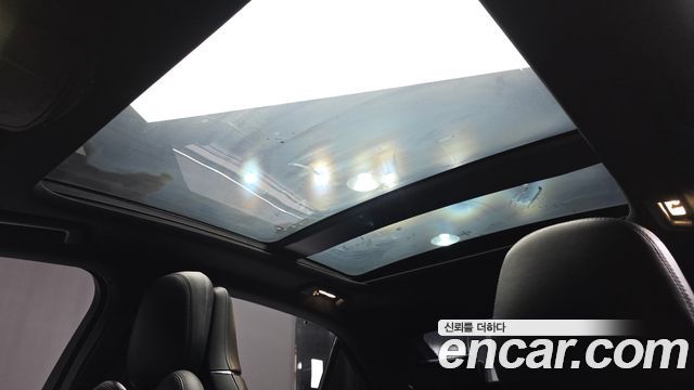 Lincoln Continental 2019 — photo 19