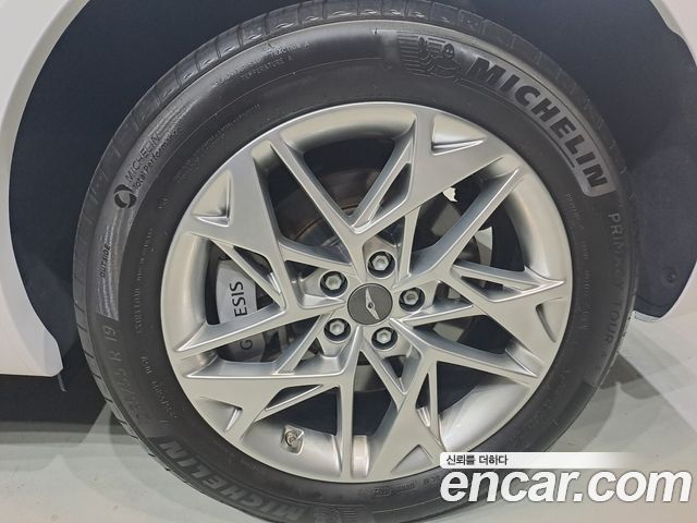 Genesis GV70 2023 — photo 7