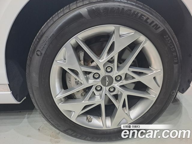 Genesis GV70 2023 — photo 9