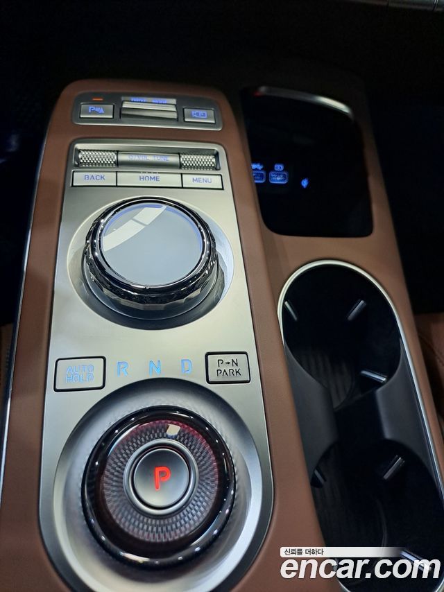 Genesis GV70 2023 — photo 15