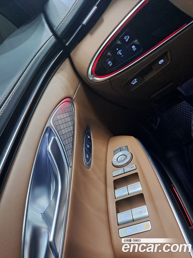 Genesis GV70 2023 — photo 17