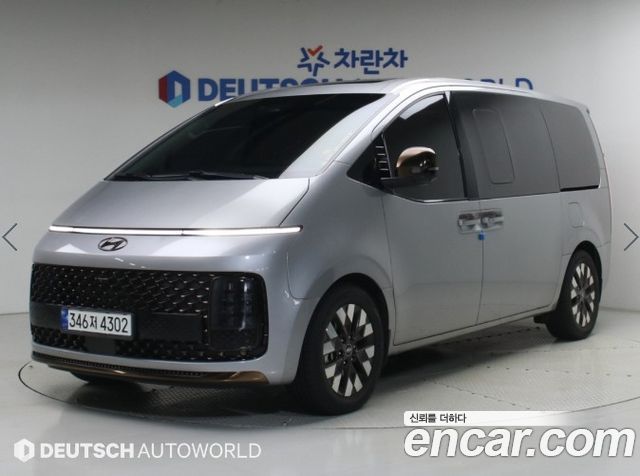 Hyundai Staria 2023 — photo 1