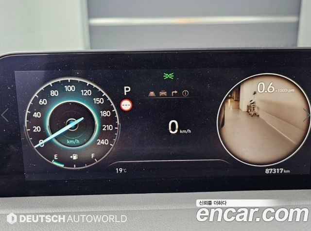 Hyundai Staria 2023 — photo 8