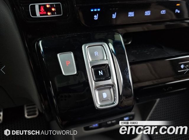 Hyundai Staria 2023 — photo 9