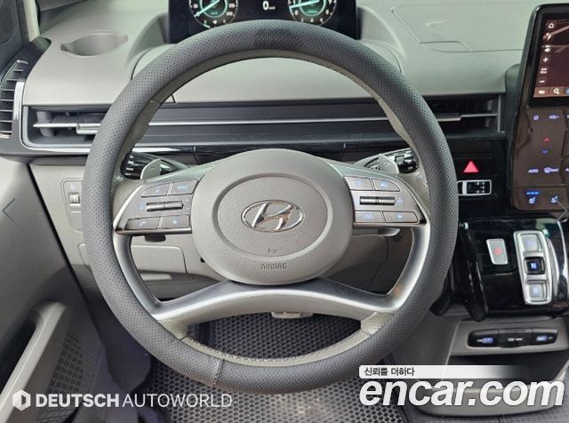 Hyundai Staria 2023 — photo 13