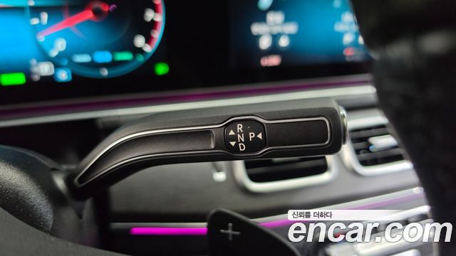 Mercedes-Benz GLS-Class 2021 — photo 12