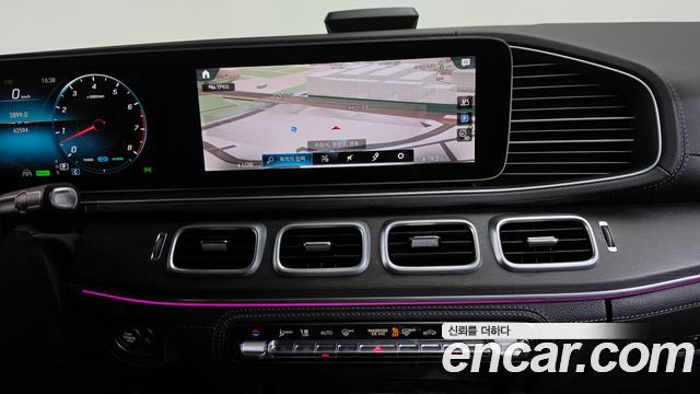 Mercedes-Benz GLS-Class 2021 — photo 18