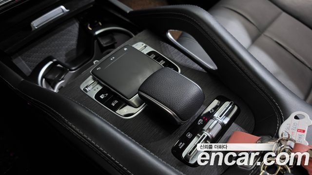 Mercedes-Benz GLS-Class 2021 — photo 32