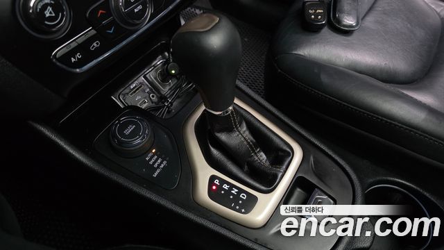 Jeep Cherokee 2016 — photo 9
