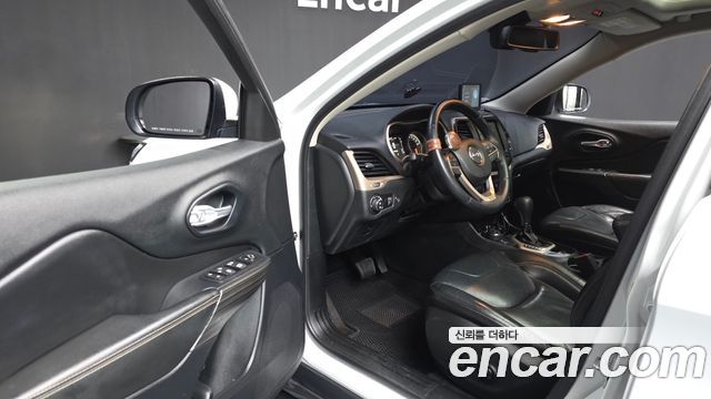 Jeep Cherokee 2016 — photo 10