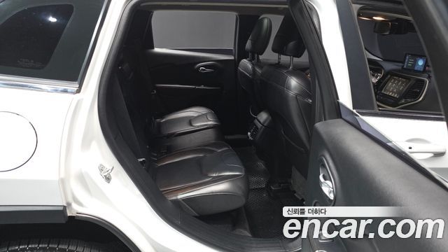 Jeep Cherokee 2016 — photo 12