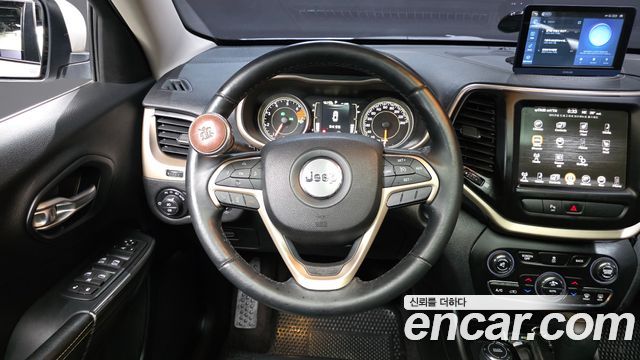 Jeep Cherokee 2016 — photo 13