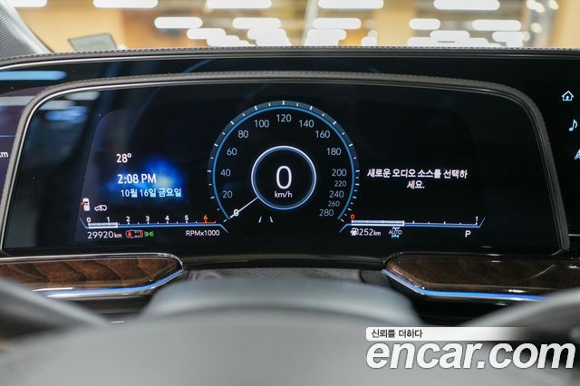 Cadillac Escalade 2023 — photo 8
