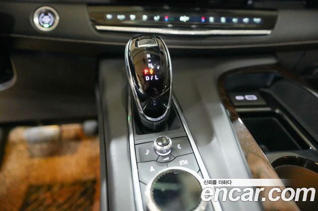 Cadillac Escalade 2023 — photo 11