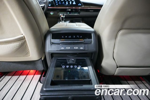 Cadillac Escalade 2023 — photo 12