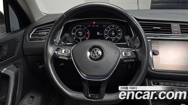 Volkswagen Tiguan 2018 — photo 21