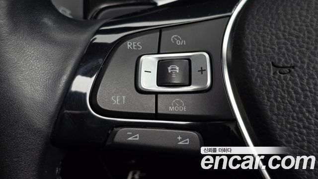 Volkswagen Tiguan 2018 — photo 25