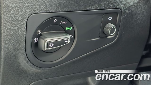 Volkswagen Tiguan 2018 — photo 29