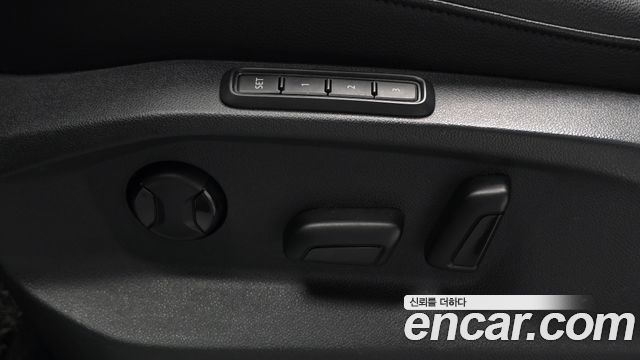 Volkswagen Tiguan 2018 — photo 31