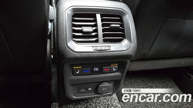 Volkswagen Tiguan 2018 — photo 32