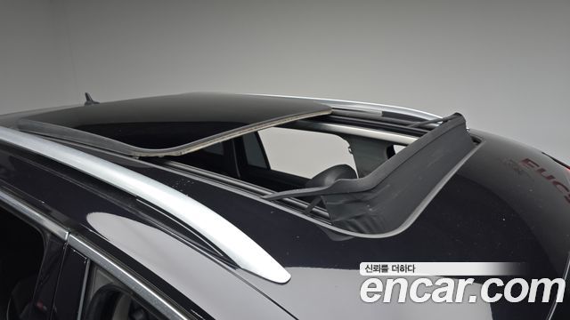 Volkswagen Tiguan 2018 — photo 33