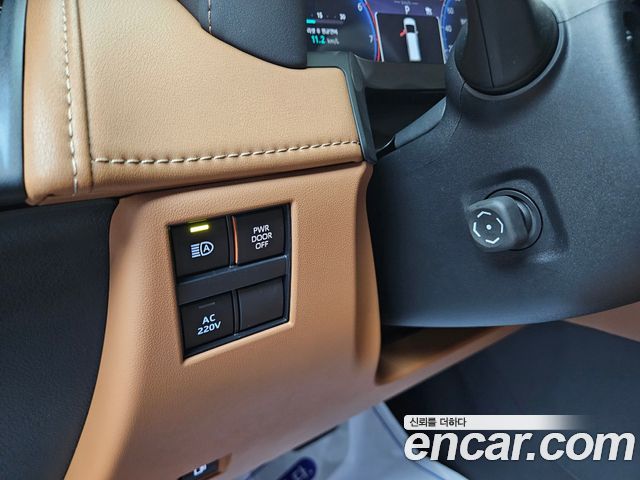 Toyota Alphard 2025 — photo 9