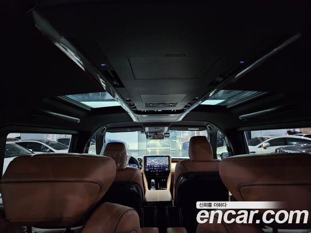 Toyota Alphard 2025 — photo 10