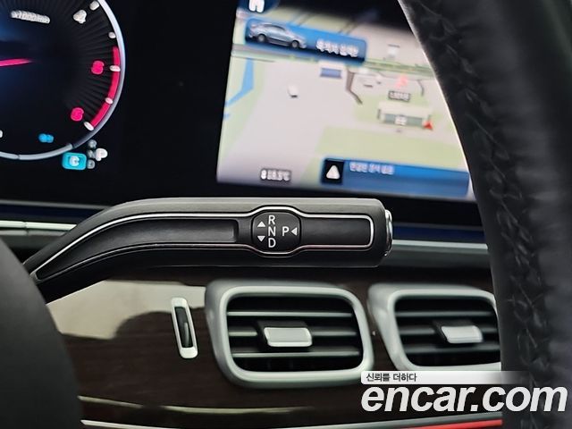 Mercedes-Benz GLE-Class 2026 — photo 8