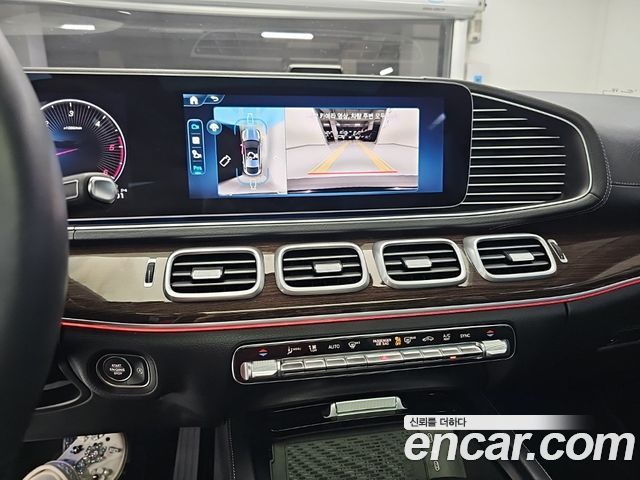 Mercedes-Benz GLE-Class 2026 — photo 10