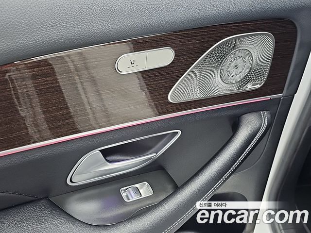 Mercedes-Benz GLE-Class 2026 — photo 13