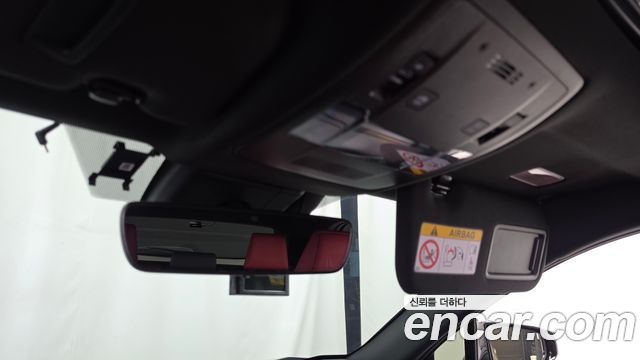 Lexus UX 2020 — photo 24