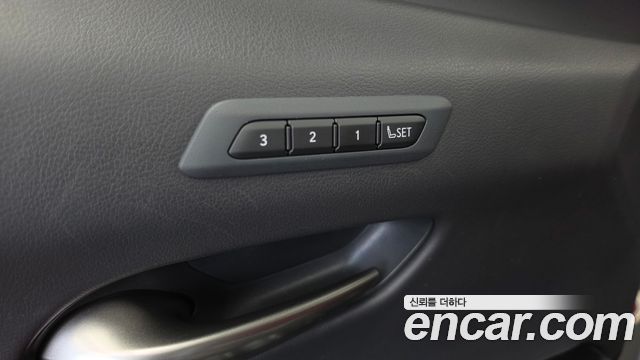 Lexus UX 2020 — photo 30
