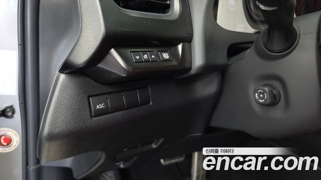 Lexus UX 2020 — photo 33