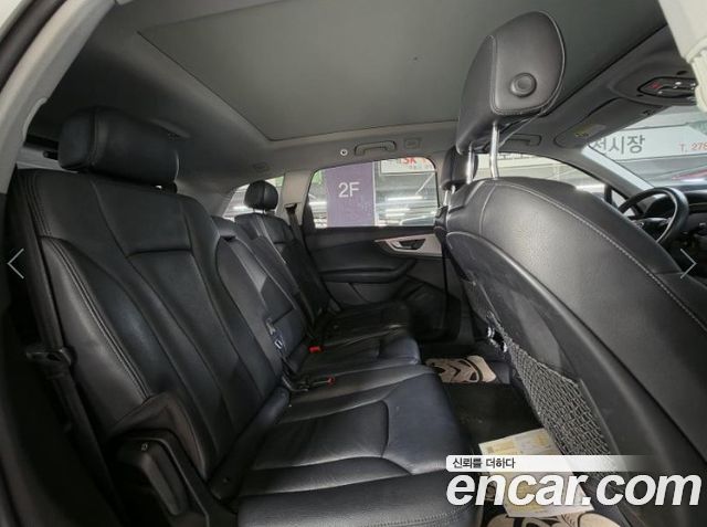 Audi Q7 2019 — photo 6