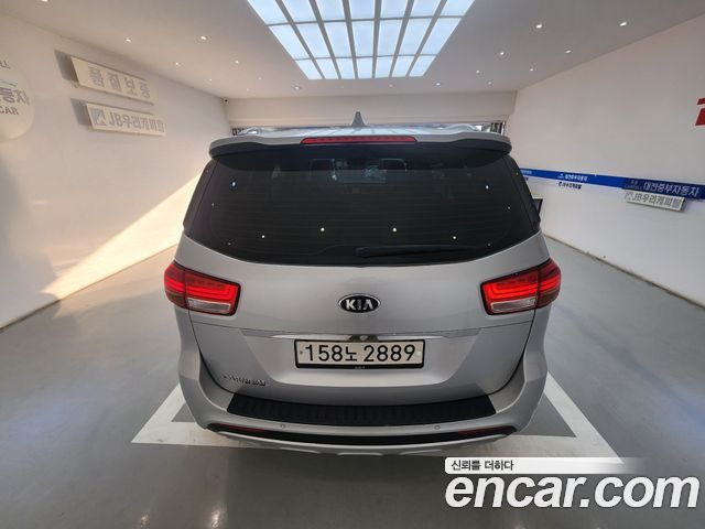 Kia Canival 2016 — photo 5