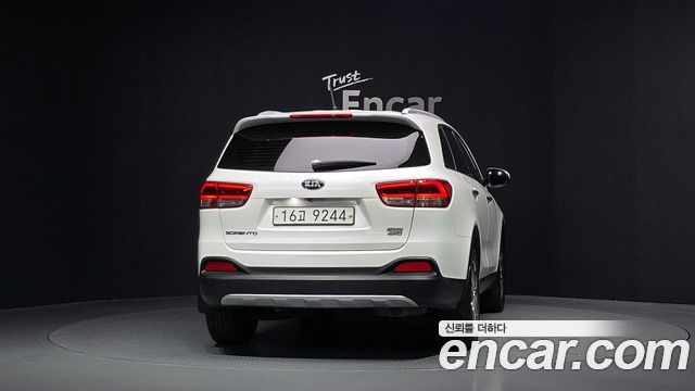 Kia Sorento 2017 — photo 4