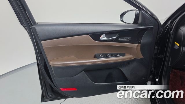 Kia K3 2019 — photo 14