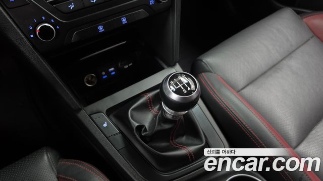 Hyundai AVANTE 2018 — photo 12