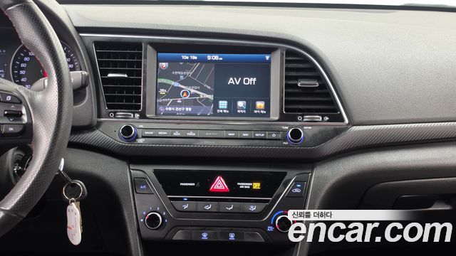Hyundai AVANTE 2018 — photo 20