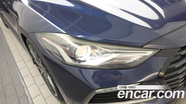 Hyundai AVANTE 2018 — photo 8