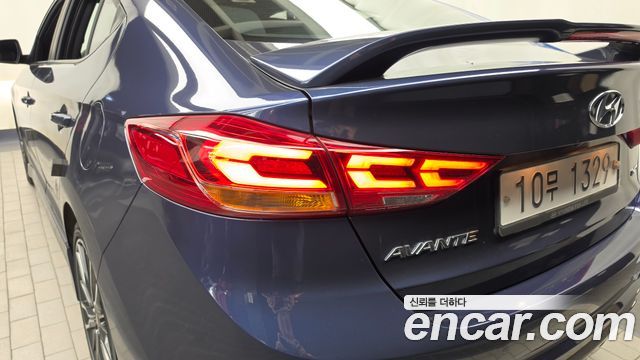 Hyundai AVANTE 2018 — photo 9