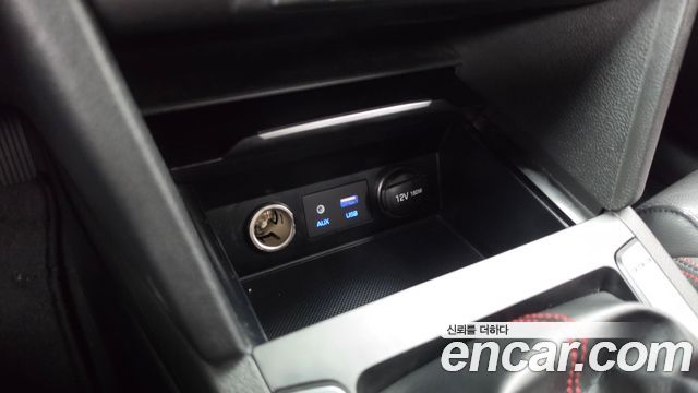 Hyundai AVANTE 2018 — photo 27