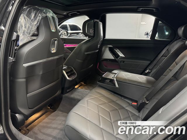 BMW 7-Series 2026 — photo 12