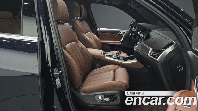 BMW X5 2021 — photo 16