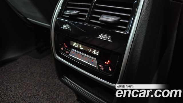 BMW X5 2021 — photo 29